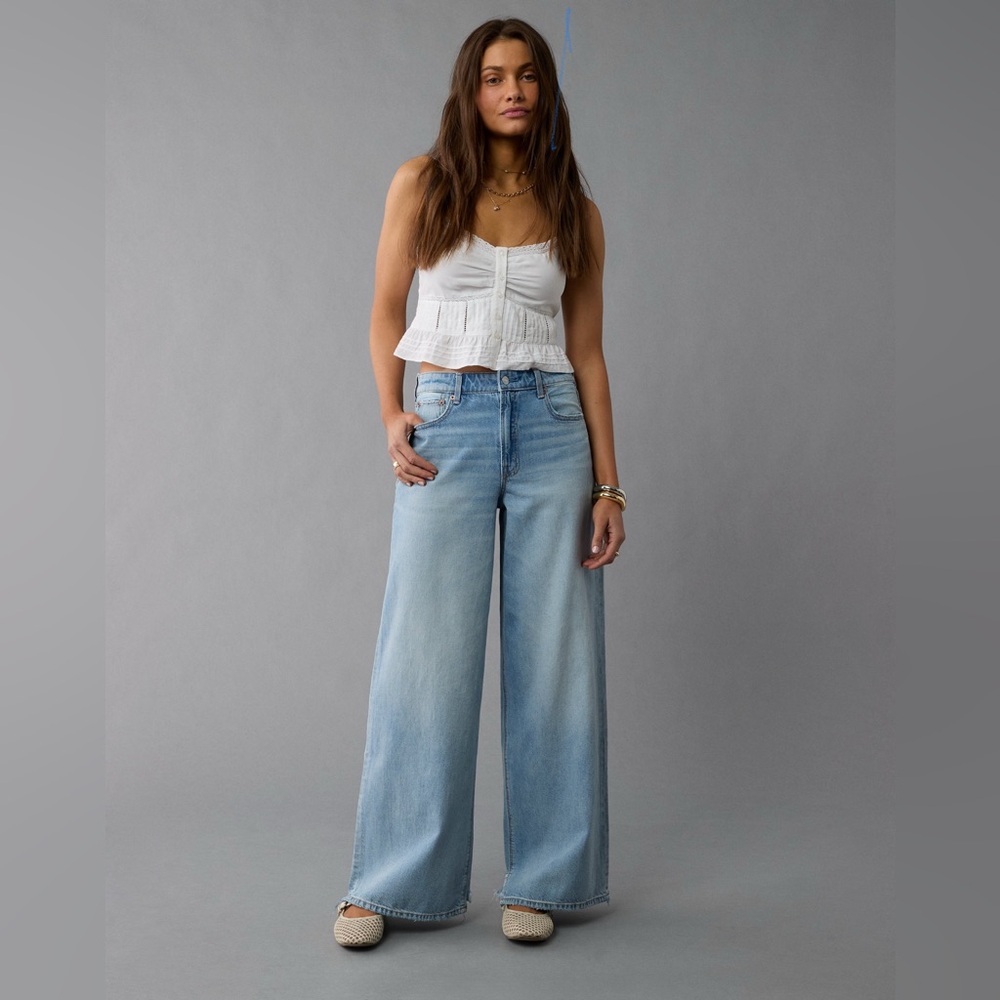 American eagle Women's Light Blue Wide-Leg Jeans